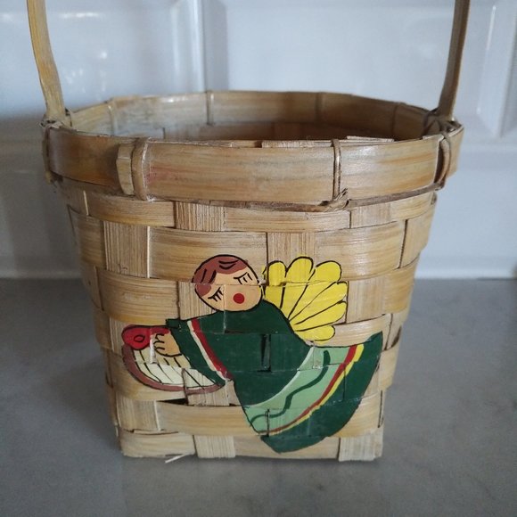 BRAND NEW BROWN WICKER BASKET WITH HANDLE AND HAND-PAINTED ANGEL ON FRONT - Picture 5 of 8